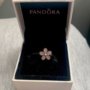 pandora flower charm  🌸